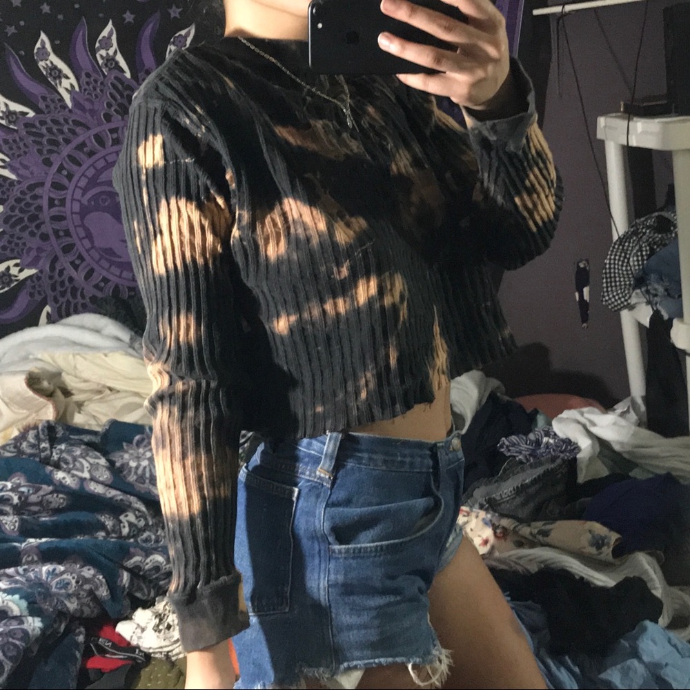 Bleach long sleeve crop top!